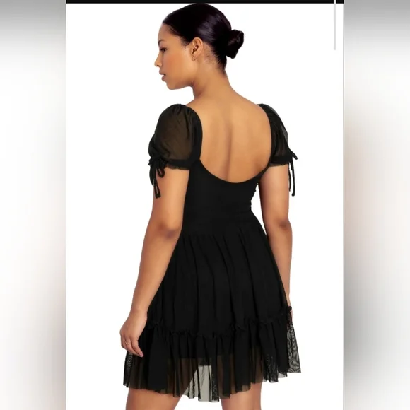 Elegant Black Dress with Sheer Sleeves - Picture 2 of 14